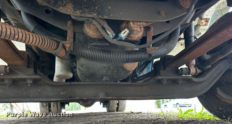 image for item DQ0900 2007 International 4300 flatbed truck