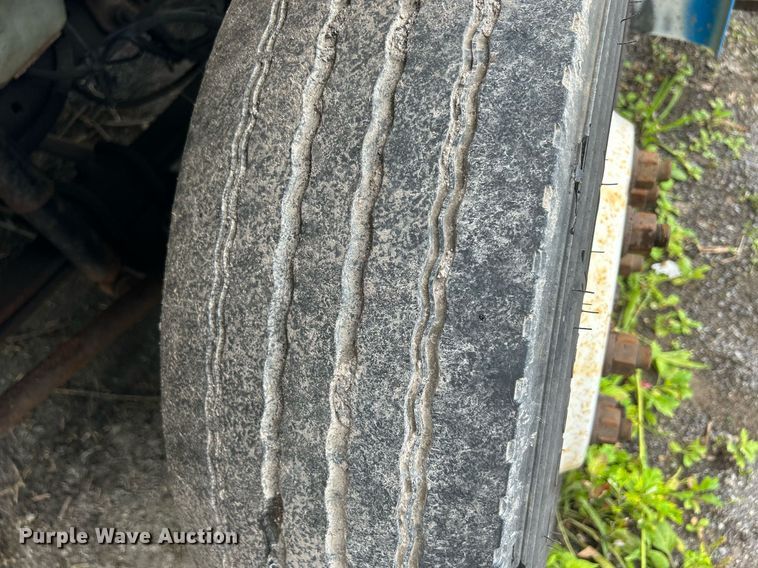 image for item DQ0900 2007 International 4300 flatbed truck