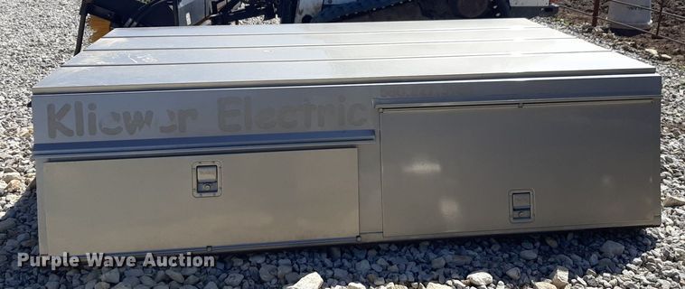 image for item DQ7005 Reading pickup truck topper