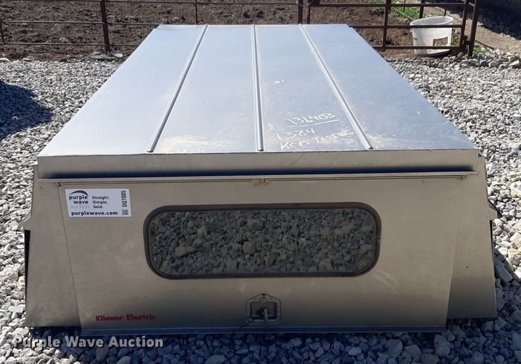 image for item DQ7005 Reading pickup truck topper