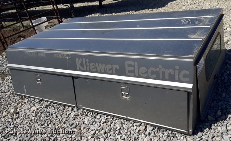 image for item DQ7005 Reading pickup truck topper