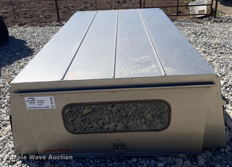 image for item DQ7005 Reading pickup truck topper