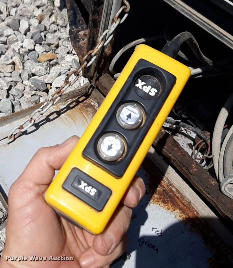 image for item DQ7008 Bramco hydraulic bale bed