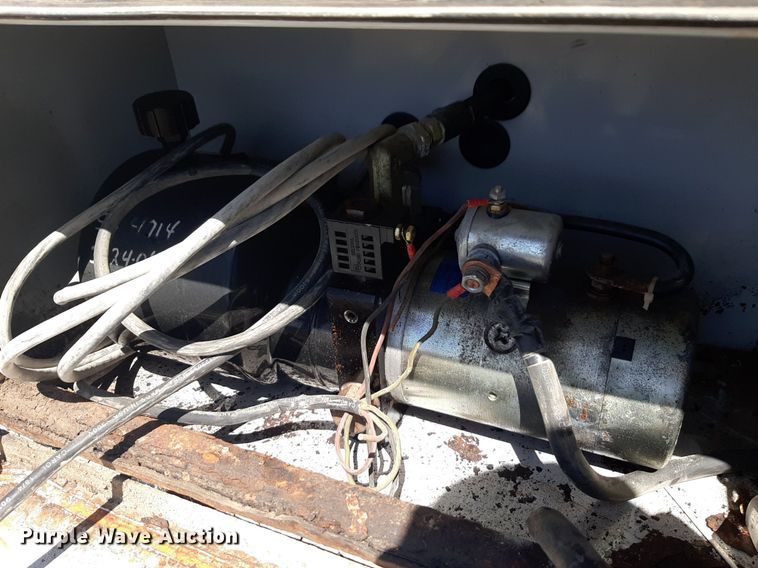 image for item DQ7008 Bramco hydraulic bale bed