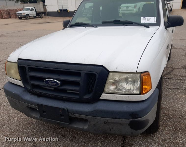 image for item DQ7025 2004 Ford  Ranger SuperCab pickup truck