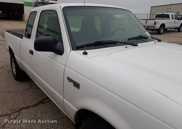 image for item DQ7025 2004 Ford  Ranger SuperCab pickup truck