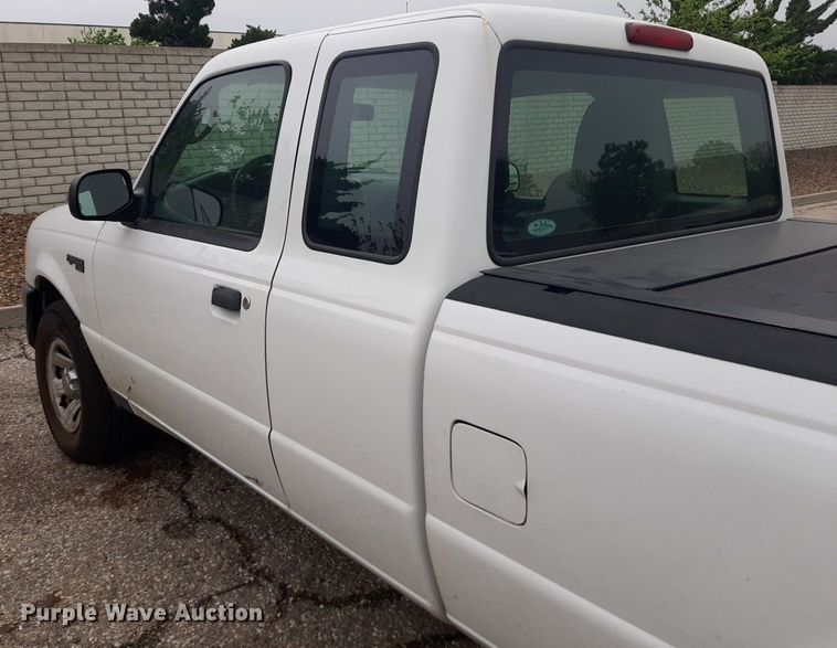 image for item DQ7025 2004 Ford  Ranger SuperCab pickup truck