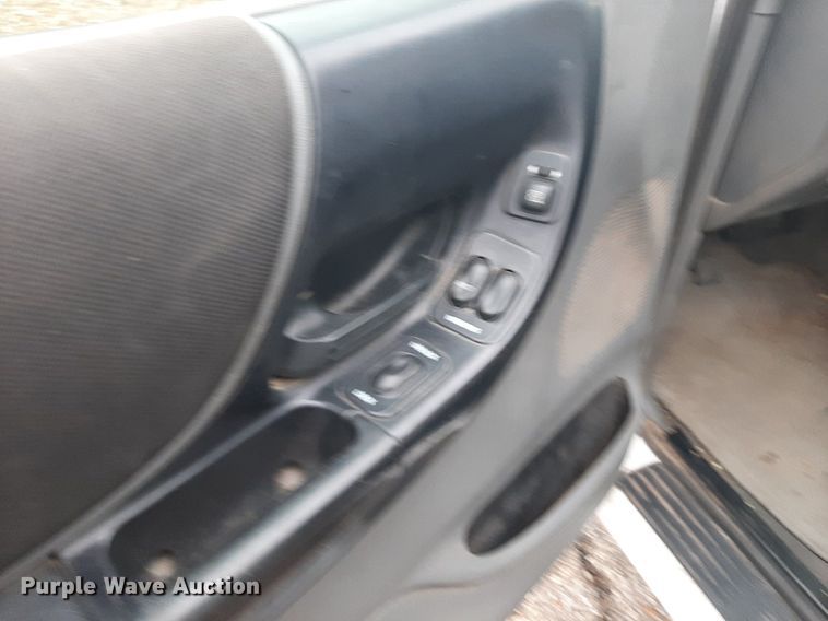 image for item DQ7025 2004 Ford  Ranger SuperCab pickup truck