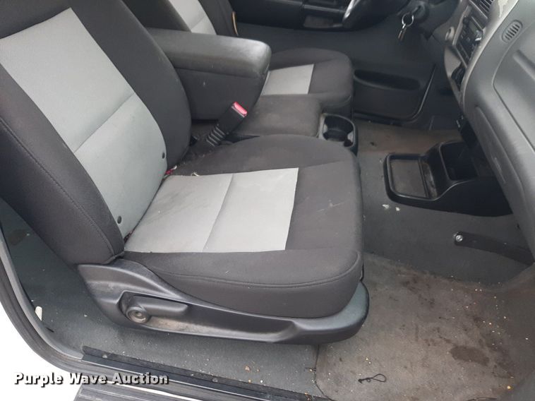 image for item DQ7025 2004 Ford  Ranger SuperCab pickup truck