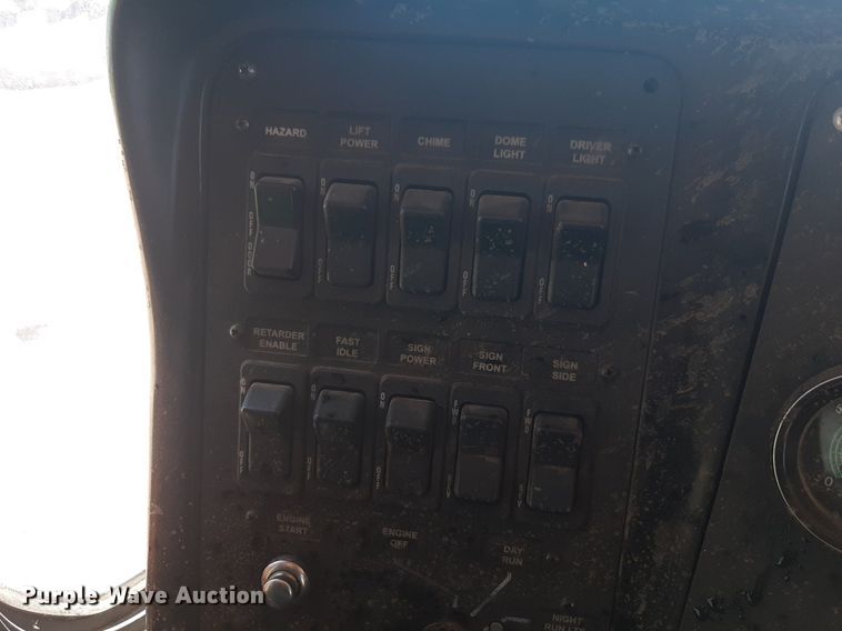 image for item DQ7027 2004 Optima AH-28 trolley