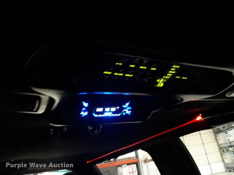 image for item DQ7052 2011 Lincoln Town Car limousine