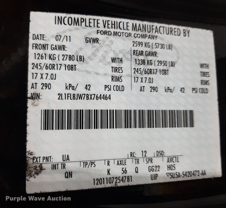 image for item DQ7052 2011 Lincoln Town Car limousine