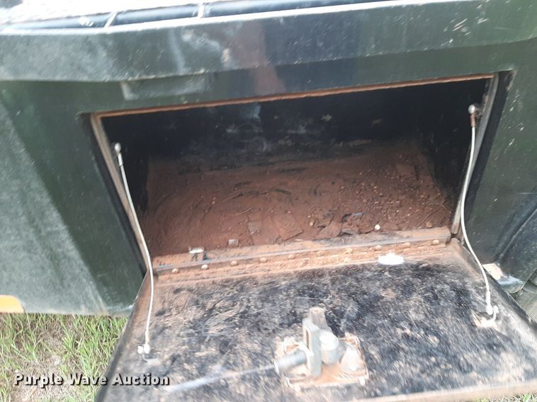 image for item DQ7054 2008 Ford F550 Super Duty SuperCab flatbed truck