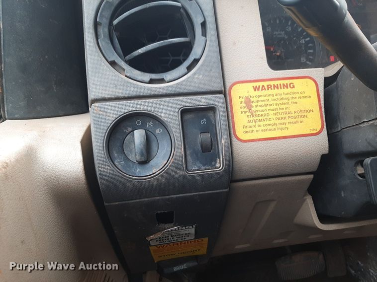 image for item DQ7054 2008 Ford F550 Super Duty SuperCab flatbed truck