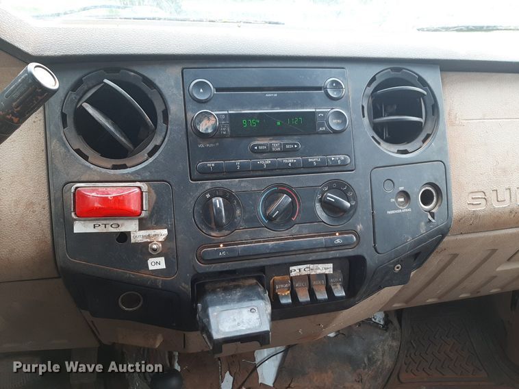 image for item DQ7054 2008 Ford F550 Super Duty SuperCab flatbed truck