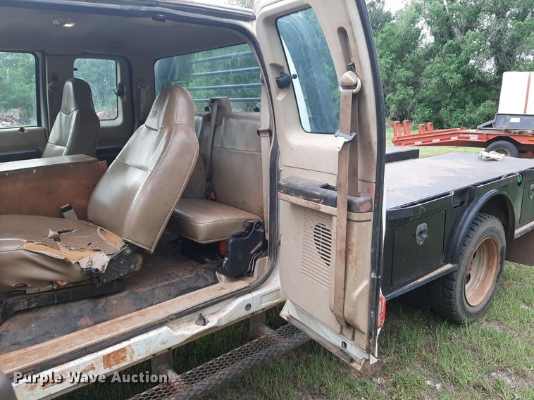 image for item DQ7054 2008 Ford F550 Super Duty SuperCab flatbed truck