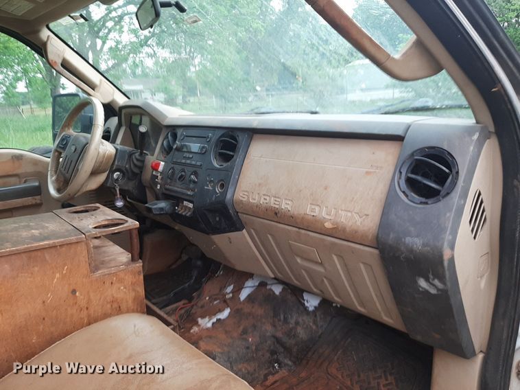 image for item DQ7054 2008 Ford F550 Super Duty SuperCab flatbed truck