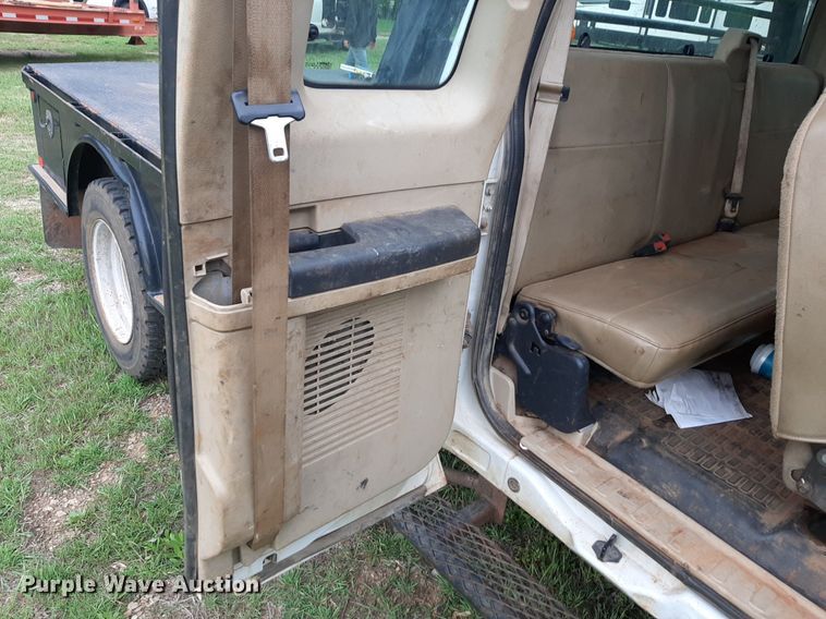 image for item DQ7054 2008 Ford F550 Super Duty SuperCab flatbed truck