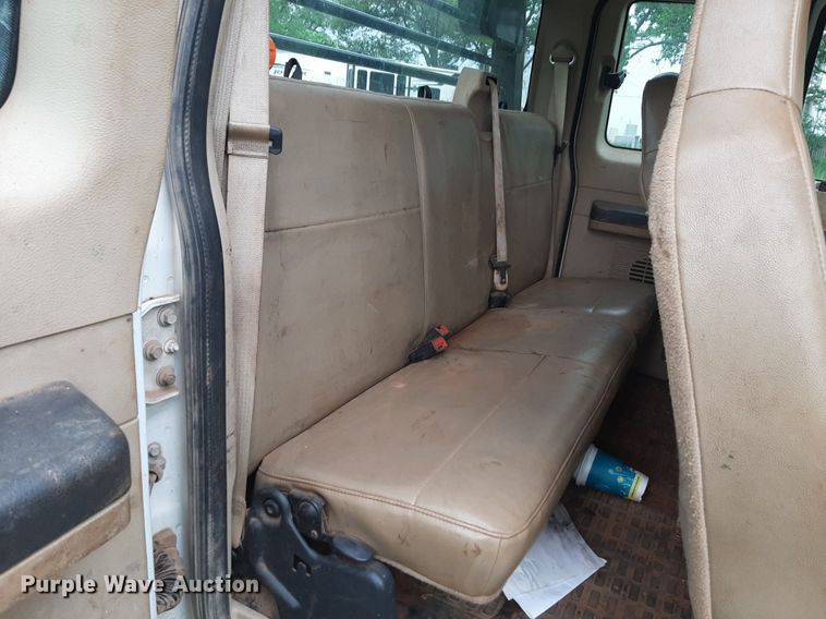 image for item DQ7054 2008 Ford F550 Super Duty SuperCab flatbed truck