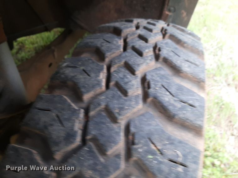 image for item DQ7054 2008 Ford F550 Super Duty SuperCab flatbed truck