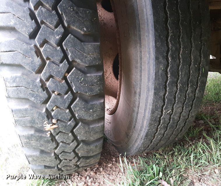 image for item DQ7054 2008 Ford F550 Super Duty SuperCab flatbed truck