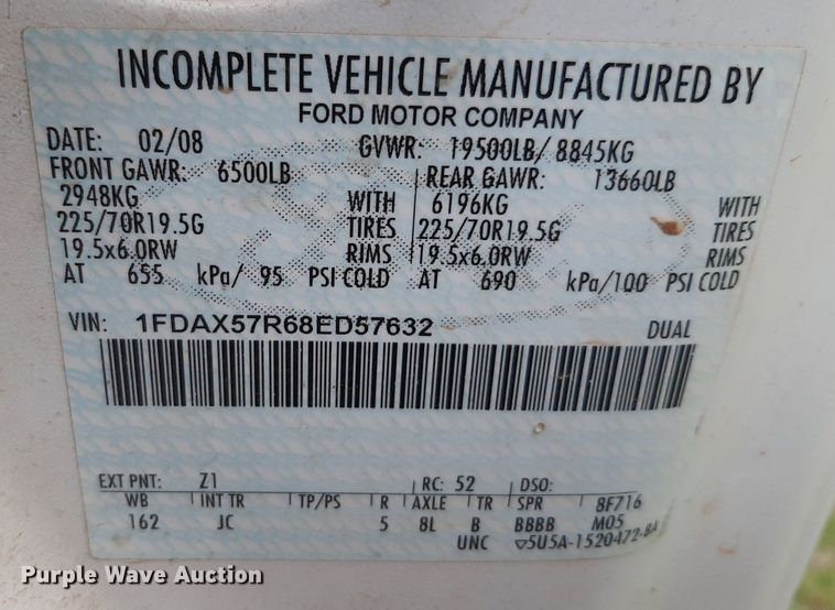 image for item DQ7054 2008 Ford F550 Super Duty SuperCab flatbed truck