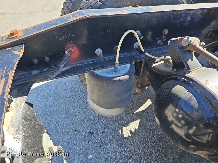 image for item DQ8608 2007 Sterling A9500 semi truck