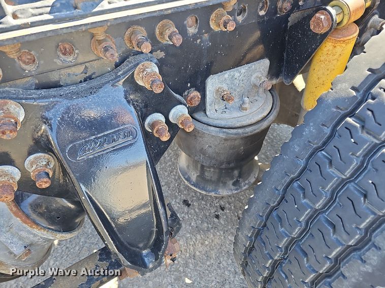 image for item DQ8608 2007 Sterling A9500 semi truck