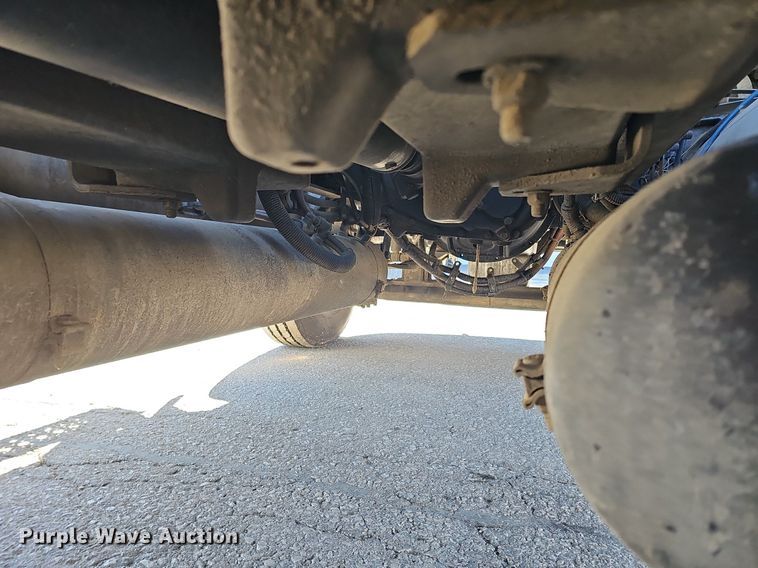 image for item DQ8608 2007 Sterling A9500 semi truck