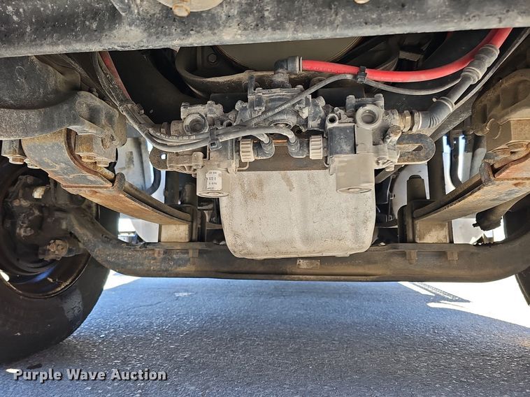 image for item DQ8608 2007 Sterling A9500 semi truck