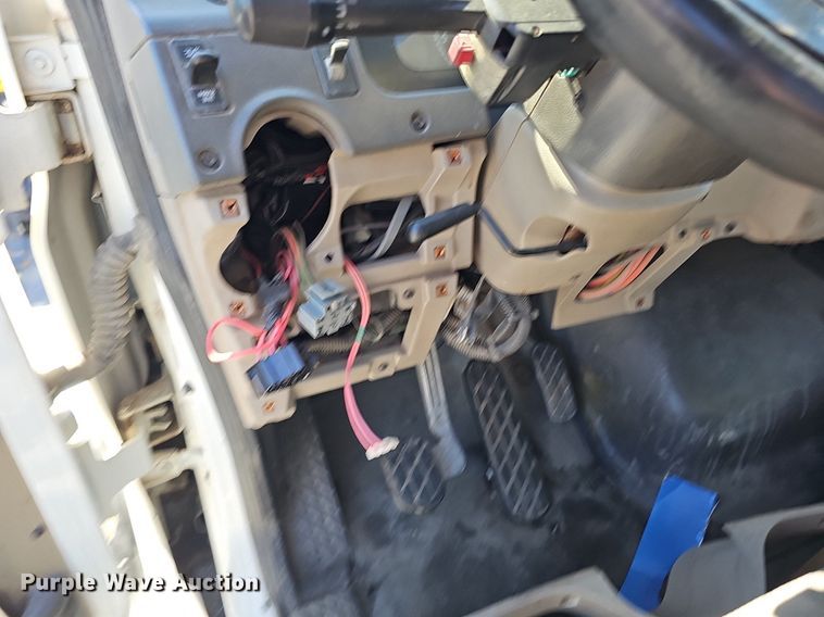 image for item DQ8608 2007 Sterling A9500 semi truck