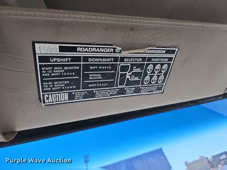 image for item DQ8608 2007 Sterling A9500 semi truck