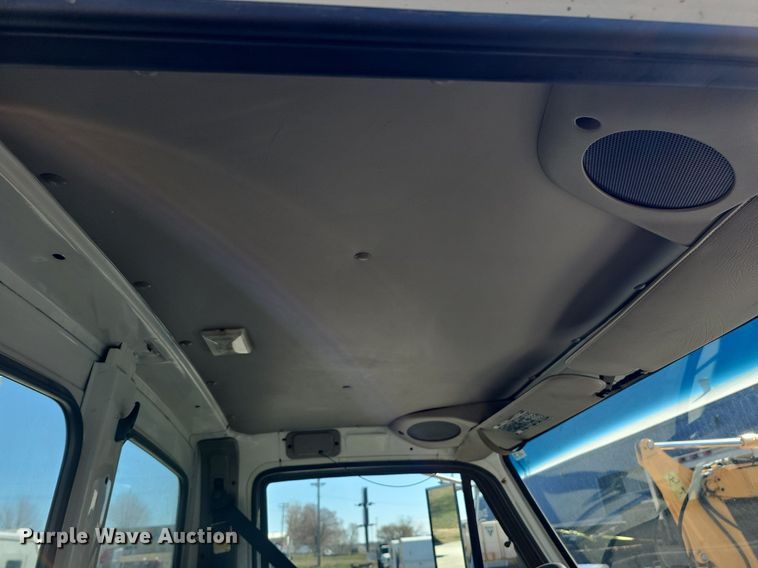 image for item DQ8608 2007 Sterling A9500 semi truck