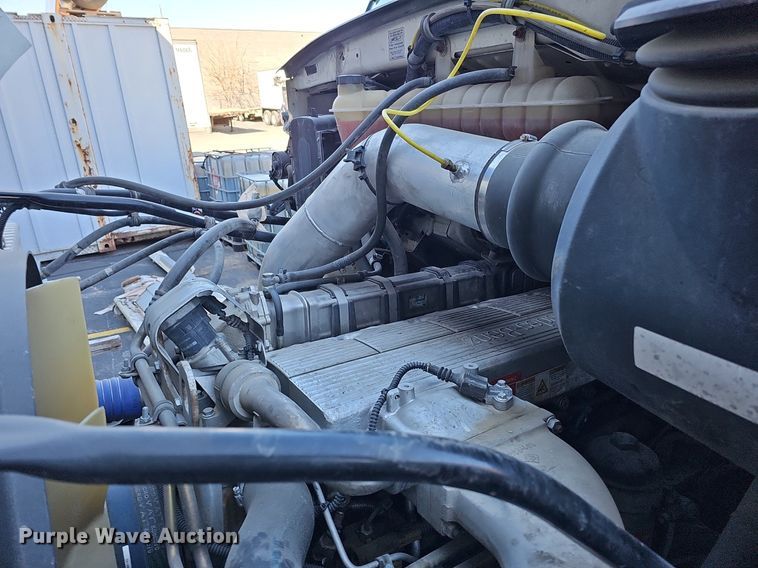 image for item DQ8608 2007 Sterling A9500 semi truck