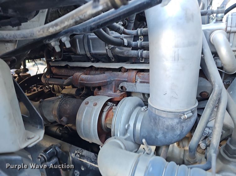 image for item DQ8608 2007 Sterling A9500 semi truck