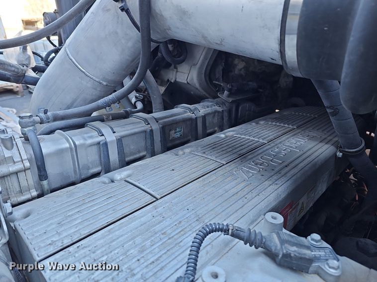 image for item DQ8608 2007 Sterling A9500 semi truck