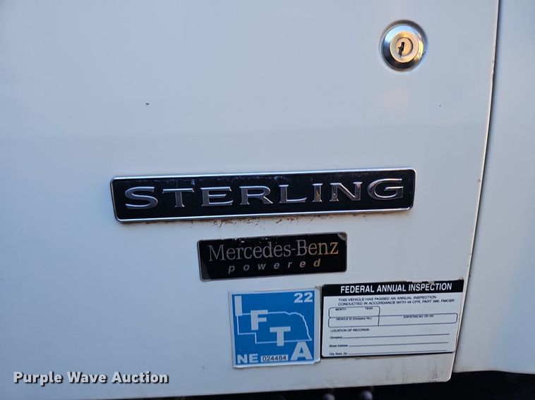 image for item DQ8608 2007 Sterling A9500 semi truck