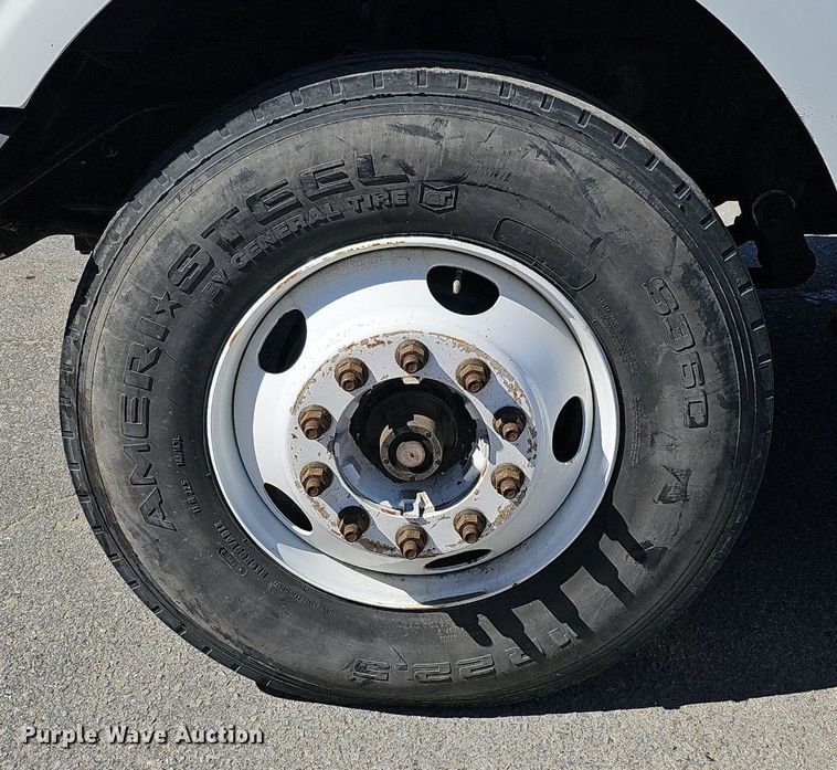 image for item DQ8608 2007 Sterling A9500 semi truck