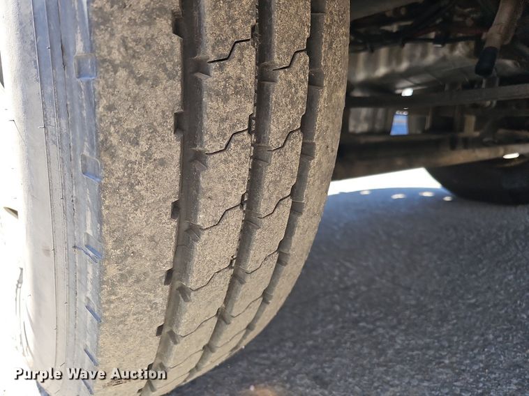 image for item DQ8608 2007 Sterling A9500 semi truck