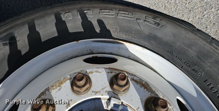 image for item DQ8608 2007 Sterling A9500 semi truck