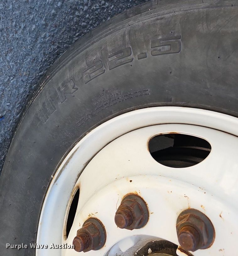 image for item DQ8608 2007 Sterling A9500 semi truck