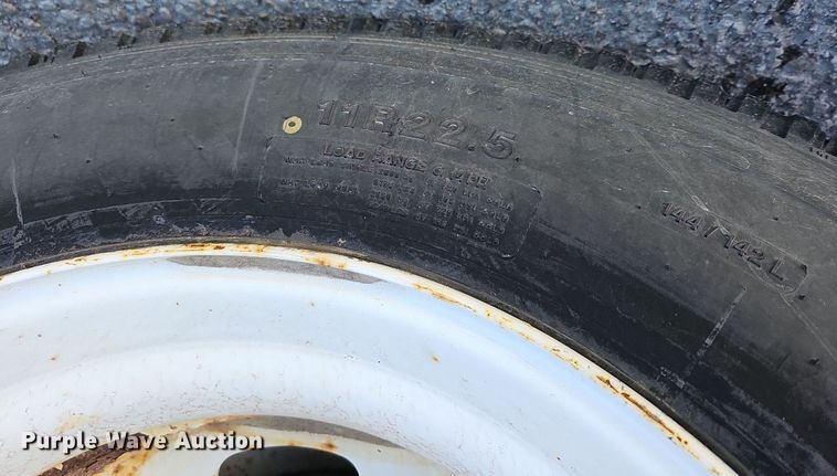 image for item DQ8608 2007 Sterling A9500 semi truck