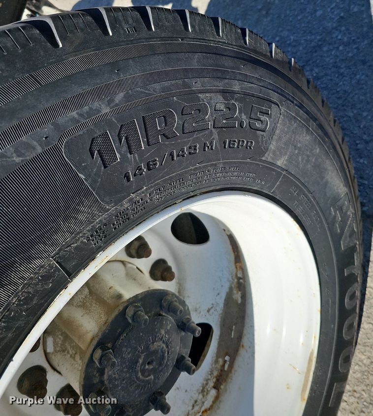 image for item DQ8608 2007 Sterling A9500 semi truck