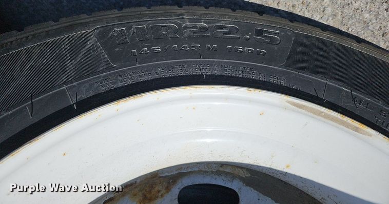 image for item DQ8608 2007 Sterling A9500 semi truck