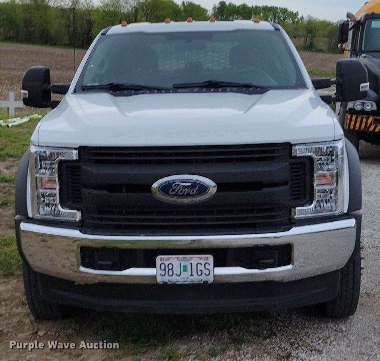 image for item DR8004 2018 Ford F450 Super Duty XL Crew Cab flatbed truck