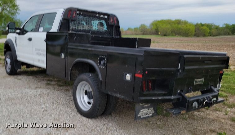 image for item DR8004 2018 Ford F450 Super Duty XL Crew Cab flatbed truck
