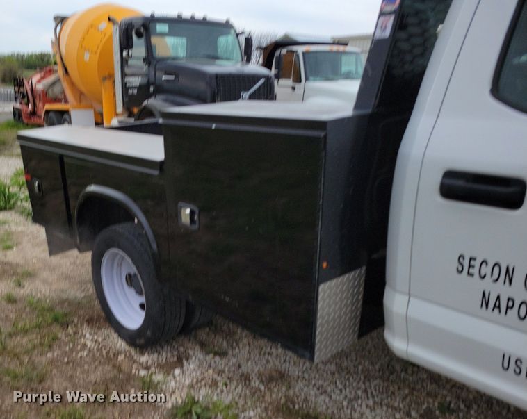 image for item DR8004 2018 Ford F450 Super Duty XL Crew Cab flatbed truck