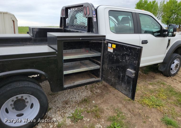 image for item DR8004 2018 Ford F450 Super Duty XL Crew Cab flatbed truck