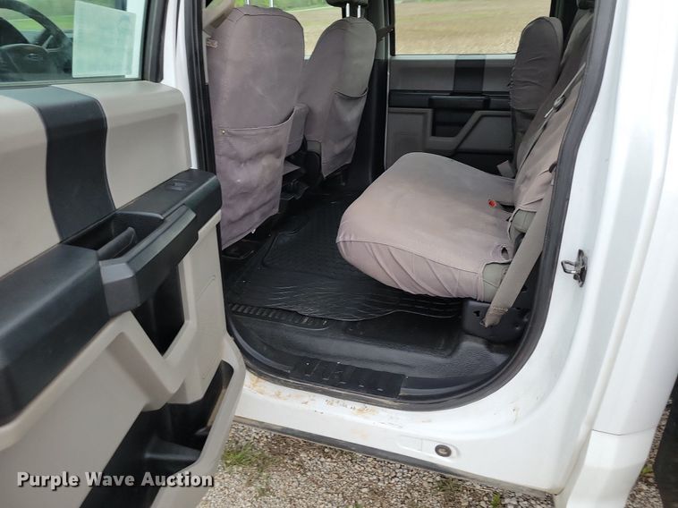 image for item DR8004 2018 Ford F450 Super Duty XL Crew Cab flatbed truck