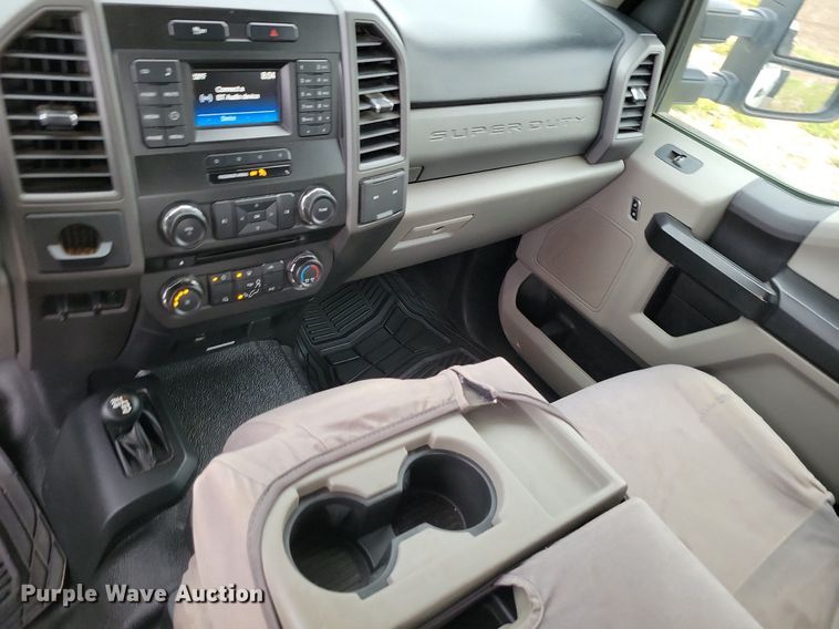 image for item DR8004 2018 Ford F450 Super Duty XL Crew Cab flatbed truck